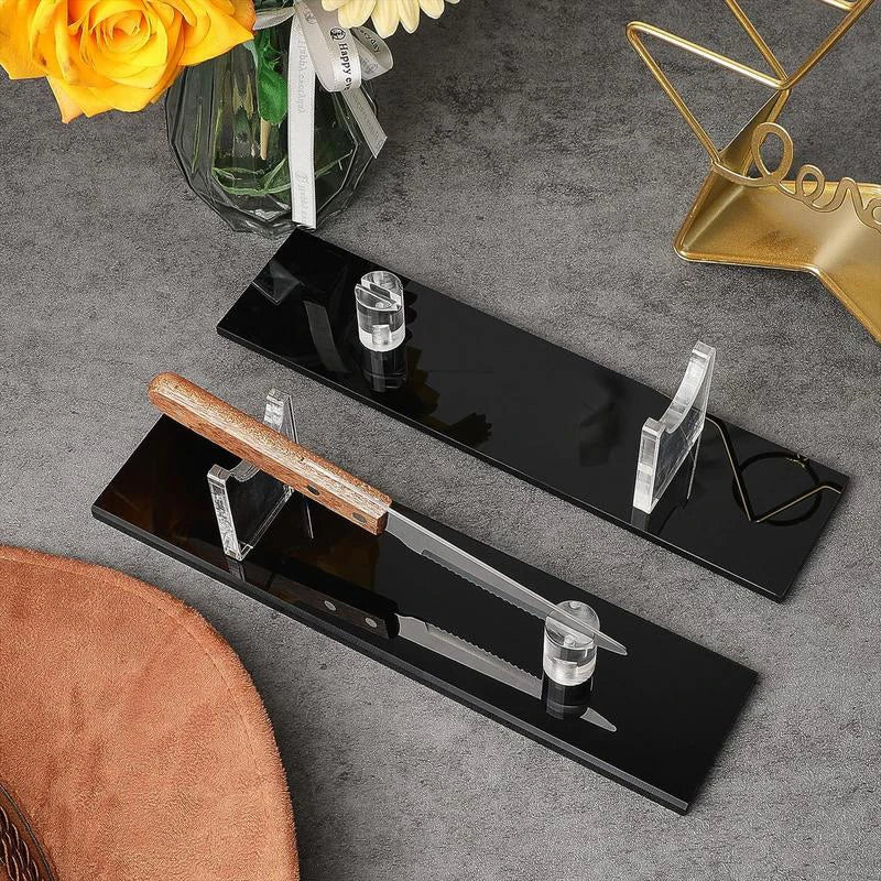 Knives Display With Support Frame