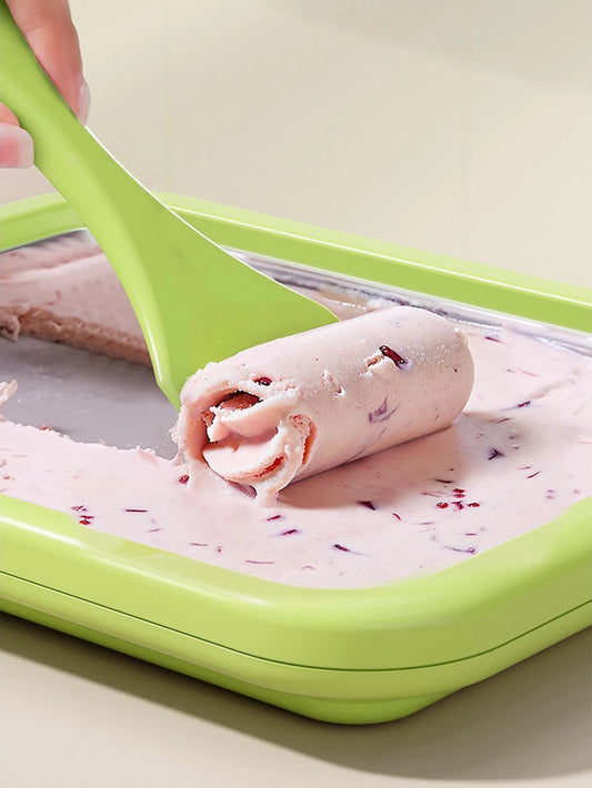 Ice cream machine with rolling ice maker