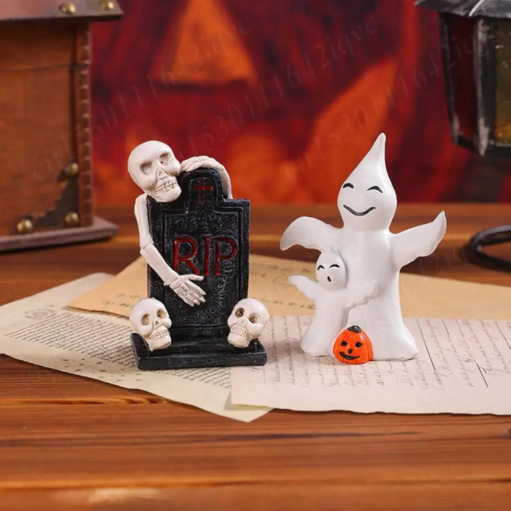 Halloween Miniature Resin Statue Figurines, Pumpkin haunted house and skeleton tombstone