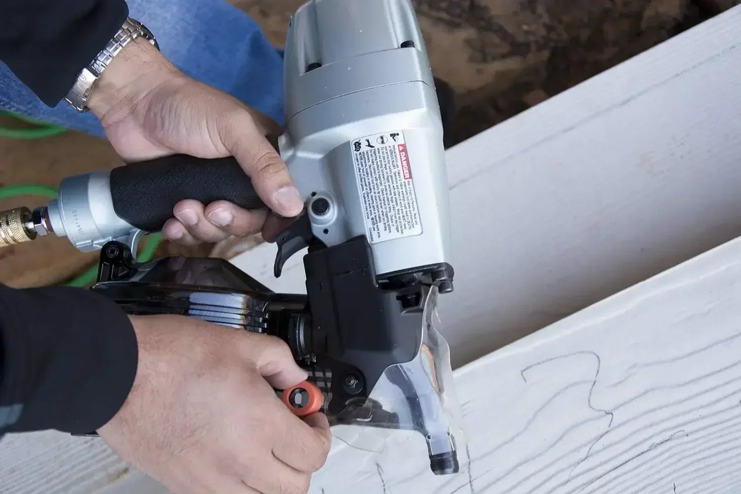 1-1/2 inch to 2-1/2 inch Coil Siding Nailer, Side load, Tilt Bottom Magazine