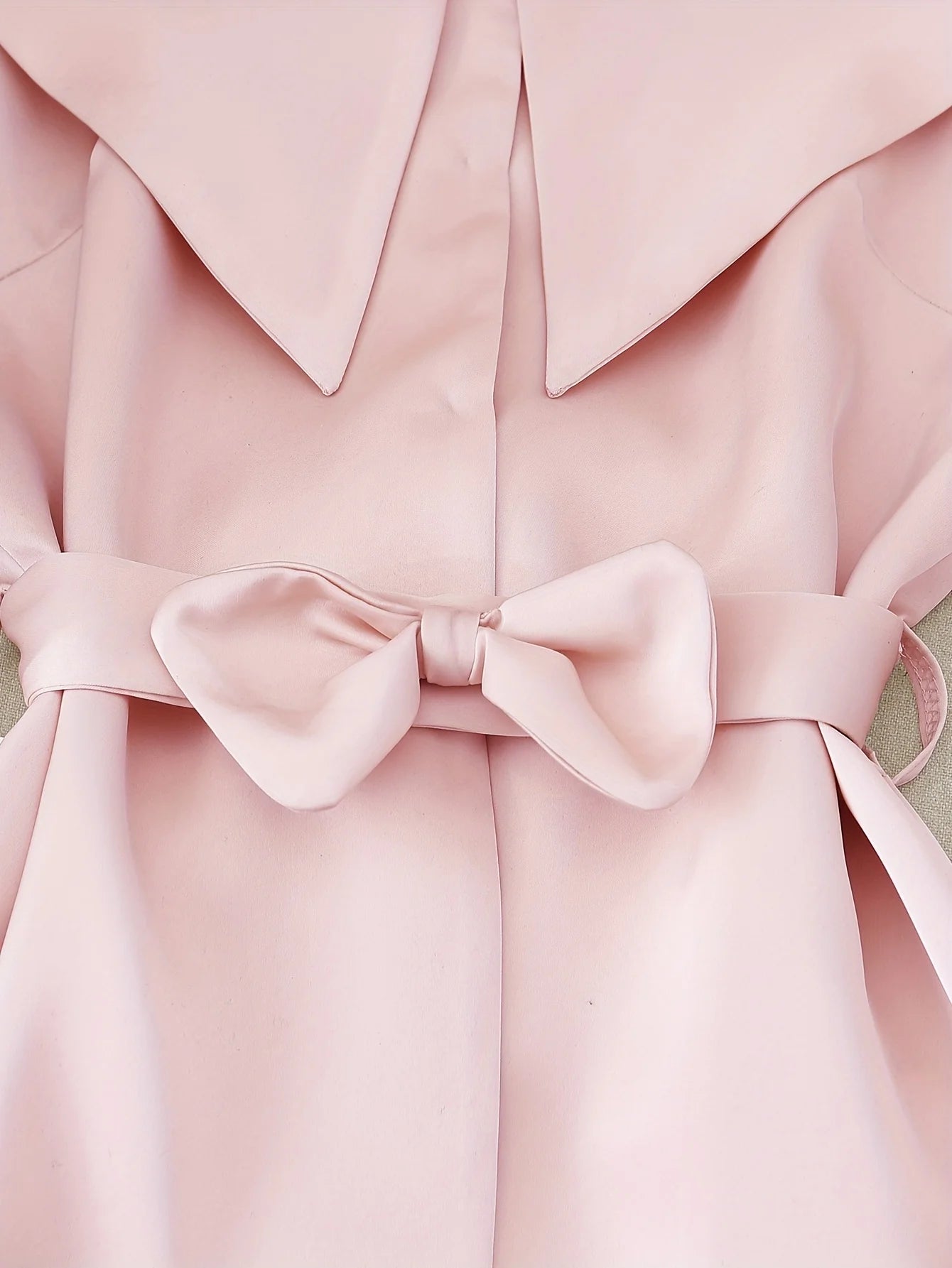 Fashionable, elegant, simple solid color sleeveless romantic date top and trousers